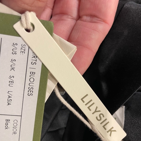 LILYSILK EVELYN SILK BLOUSE SEMI-SHEER SLEEVES / LILYSILK ENVELOPE (OPENED) - Picture 5 of 7